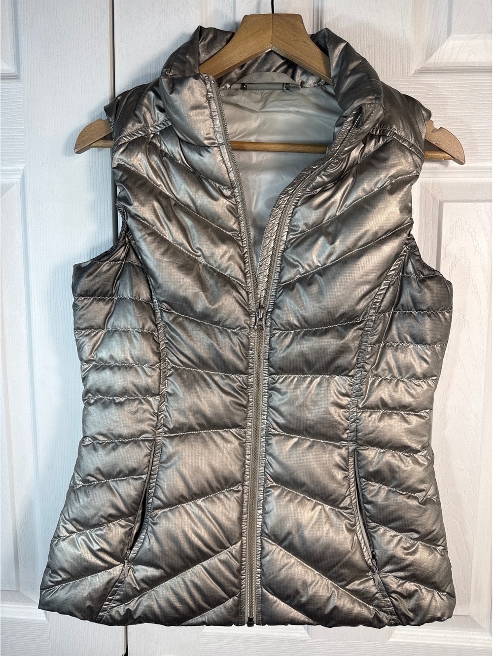 Athleta Silver Goose Down Quilted Vest Size S
